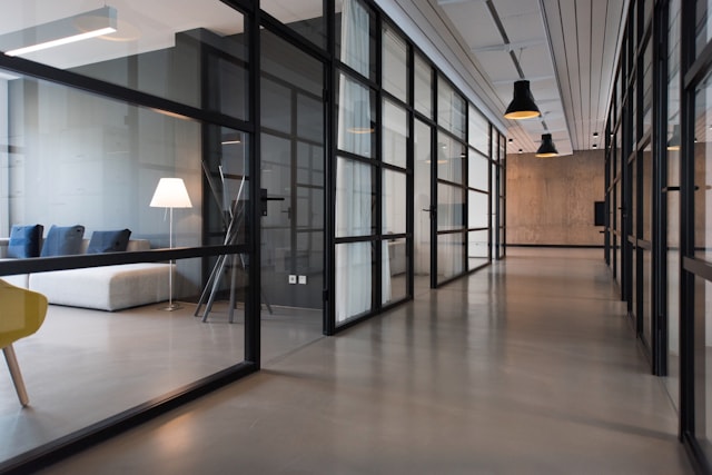 临江写字楼封面