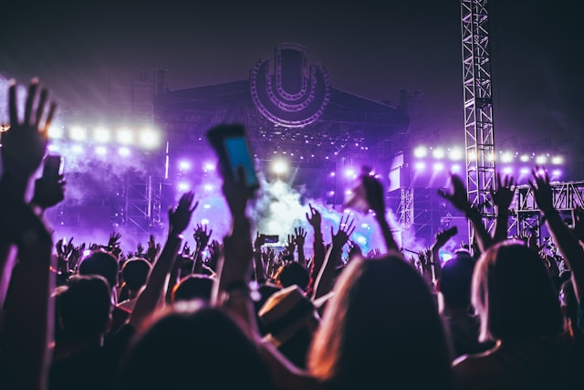 魔王同桌请冷静封面